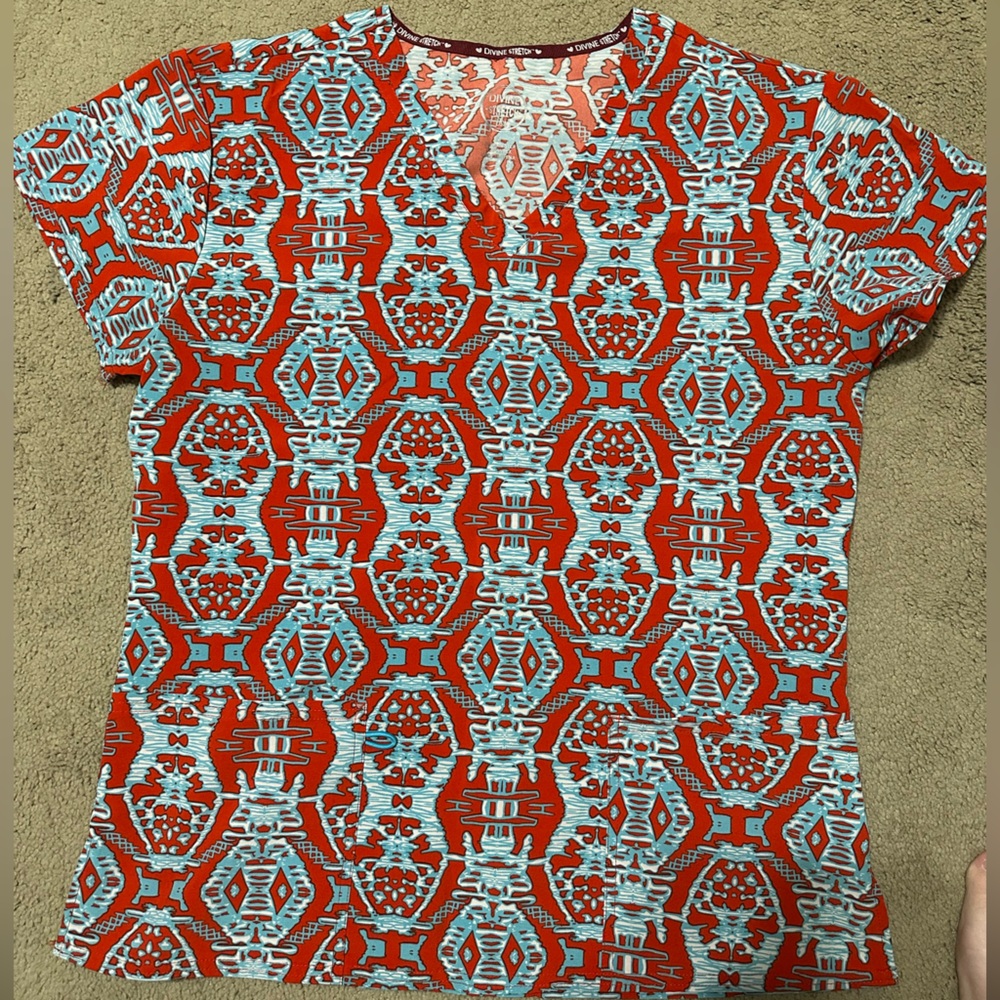 Divine Stretch Print Scrub Top